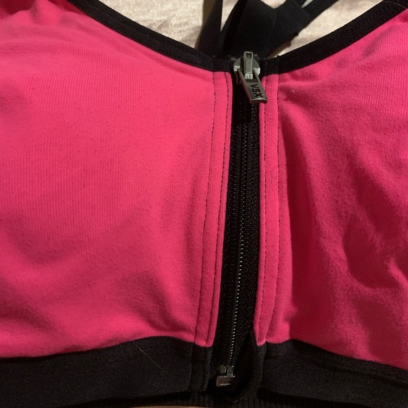 VS Sports Bra - Picture 4 of 6